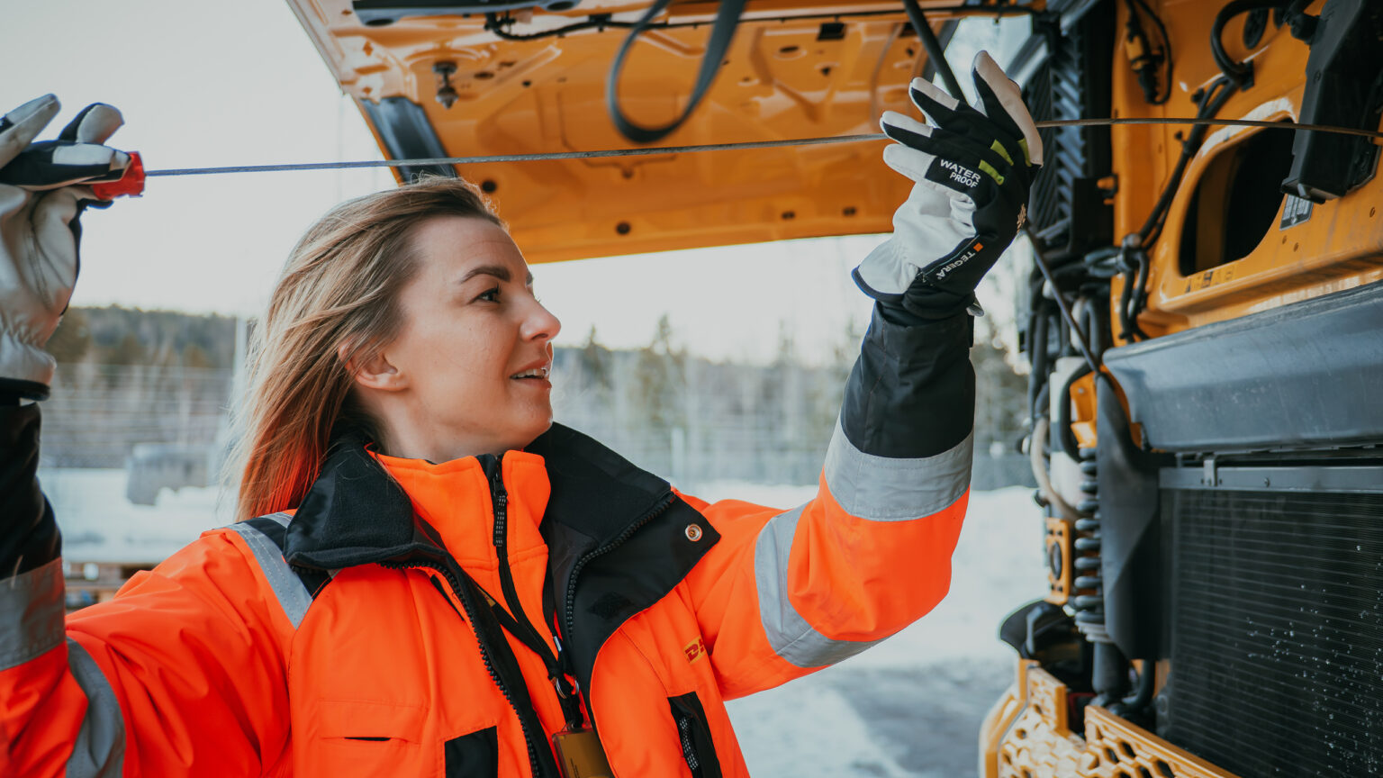 dhl women